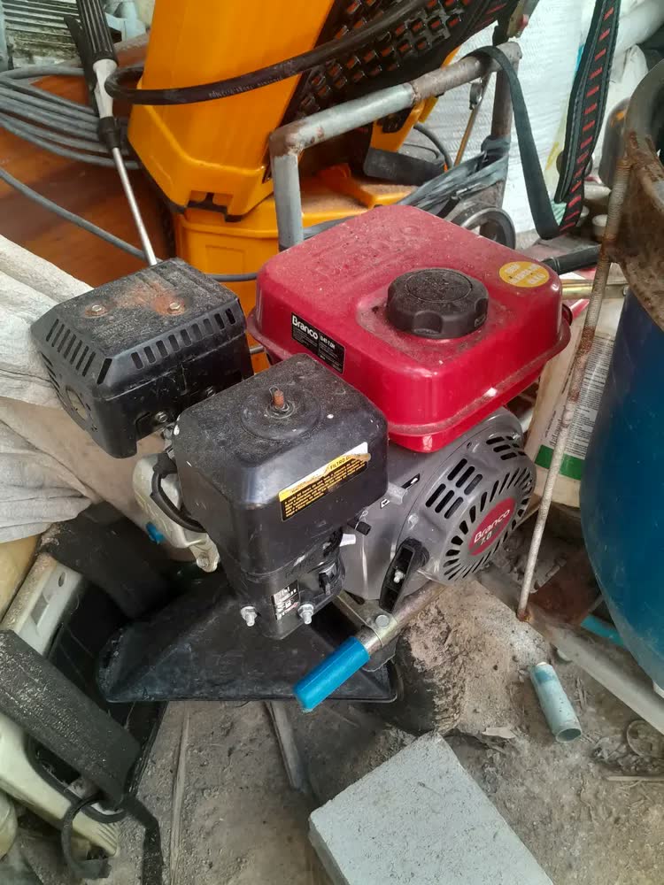 foto de Lavadora Pulverizadora Agrícola Bomba C/ Motor Gasolina 7hp Cor Vermelho Frequência 60hz
