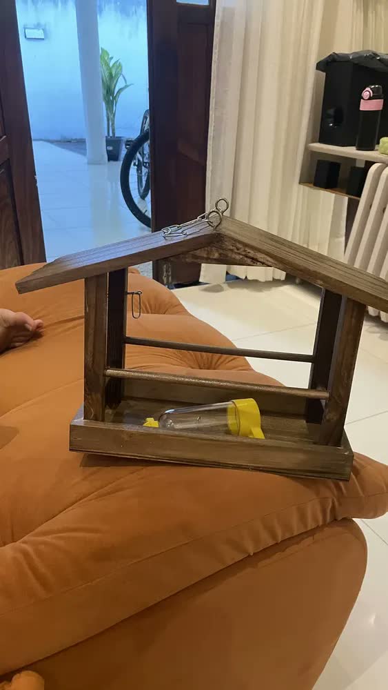 foto de Casinha Comedouro Tratador Bebedouro Madeira Tratada