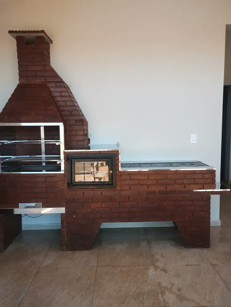 foto de Trio Pré Moldado Pintado - Churrasq + Forno E Fogão À Lenha
