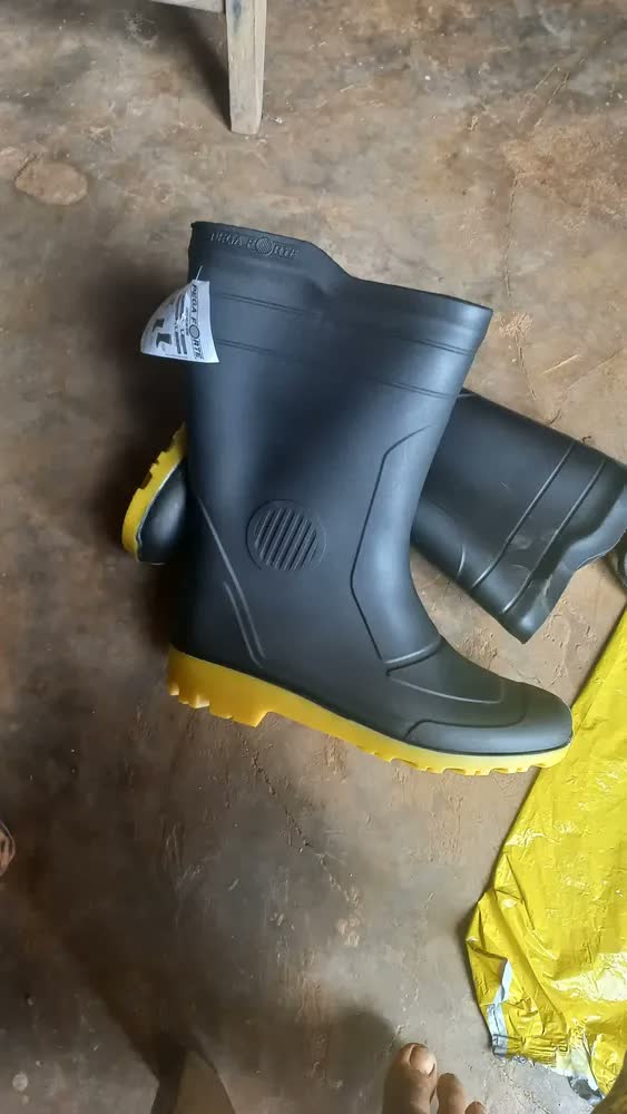 foto de Bota Galocha Impermeável Cano Longo Pega Forte Grendene Pvc