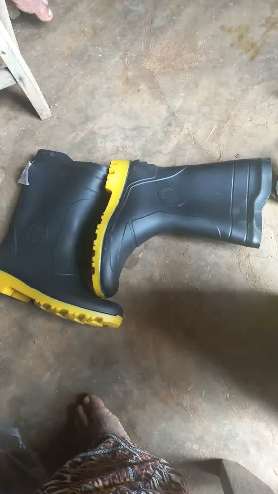 foto de Bota Galocha Impermeável Cano Longo Pega Forte Grendene Pvc