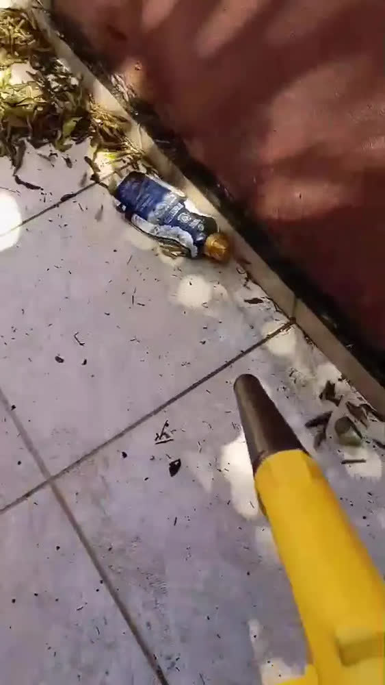 foto de Soprador De Folhas The Black Tools Tcb21b A Bateria Aspirador Elétrico Com Saco Coletor Cor Amarelo e Preto