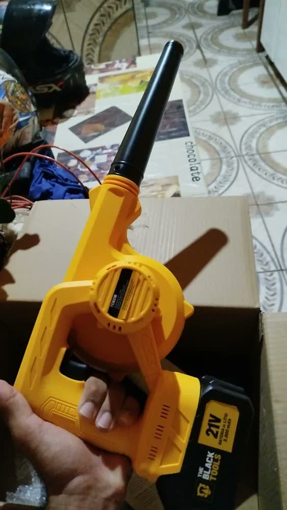 foto de Soprador De Folhas The Black Tools Tcb21b A Bateria Aspirador Elétrico Com Saco Coletor Cor Amarelo e Preto