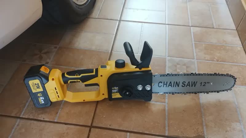 foto de Moto Serra A Bateria 21v 4000mah 300mm 12 Polegadas Tcs21b The Black Tools Cor Amarelo e Preto