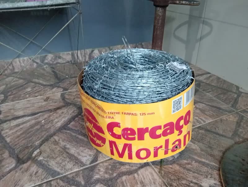 foto de Arame Farpado Cercaço 500m Morlan Torção Alternada Galvanizado