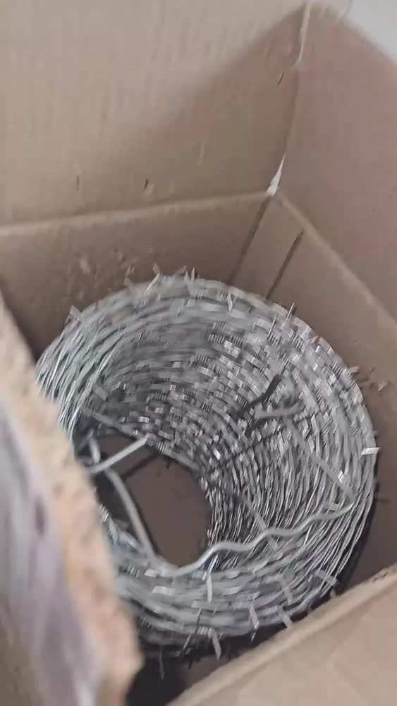 foto de Arame Farpado 100% Galvanizado 100m Nelore