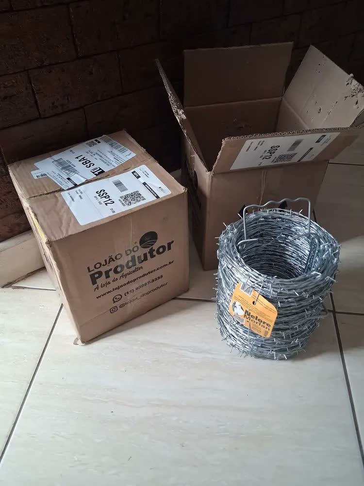 foto de Arame Farpado 100% Galvanizado 100m Nelore