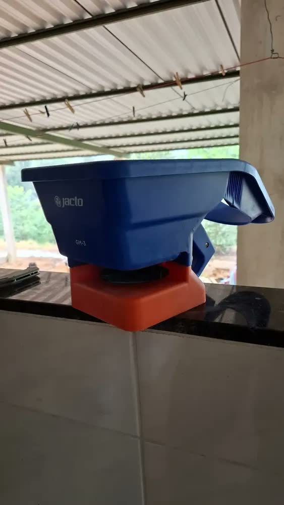 foto de Distribuidor De Grânulos Portátil Jacto 3l Gm-3