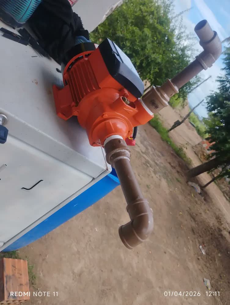 foto de Bomba D'água Periférica Mono 0,5hp Bdxwpsfqb60 Black&decker Cor Laranja Fase Elétrica Monofásica