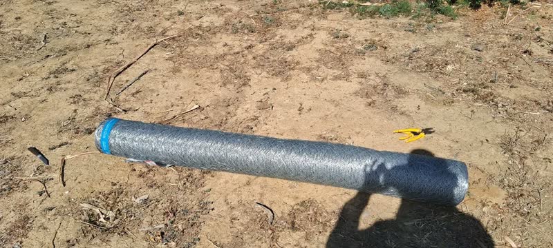 foto de Tela Arame Pinteiro Aves Hortas Cercados 1,50m X 50m Fio 24 Cor Cinza
