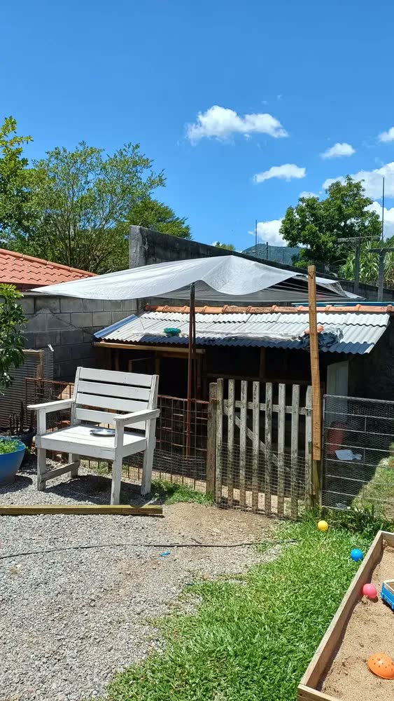 foto de Lona 3x2 Blackout Cinza Preta Impermeável 300 Micras Grossa