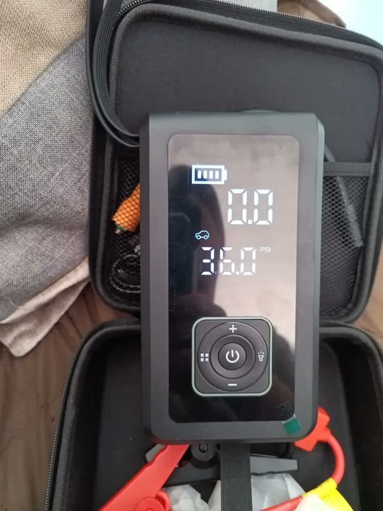 foto de Compressor de Ar Portátil ALUSP 150 PSI Bateria 15000mAh com Partida de Emergência