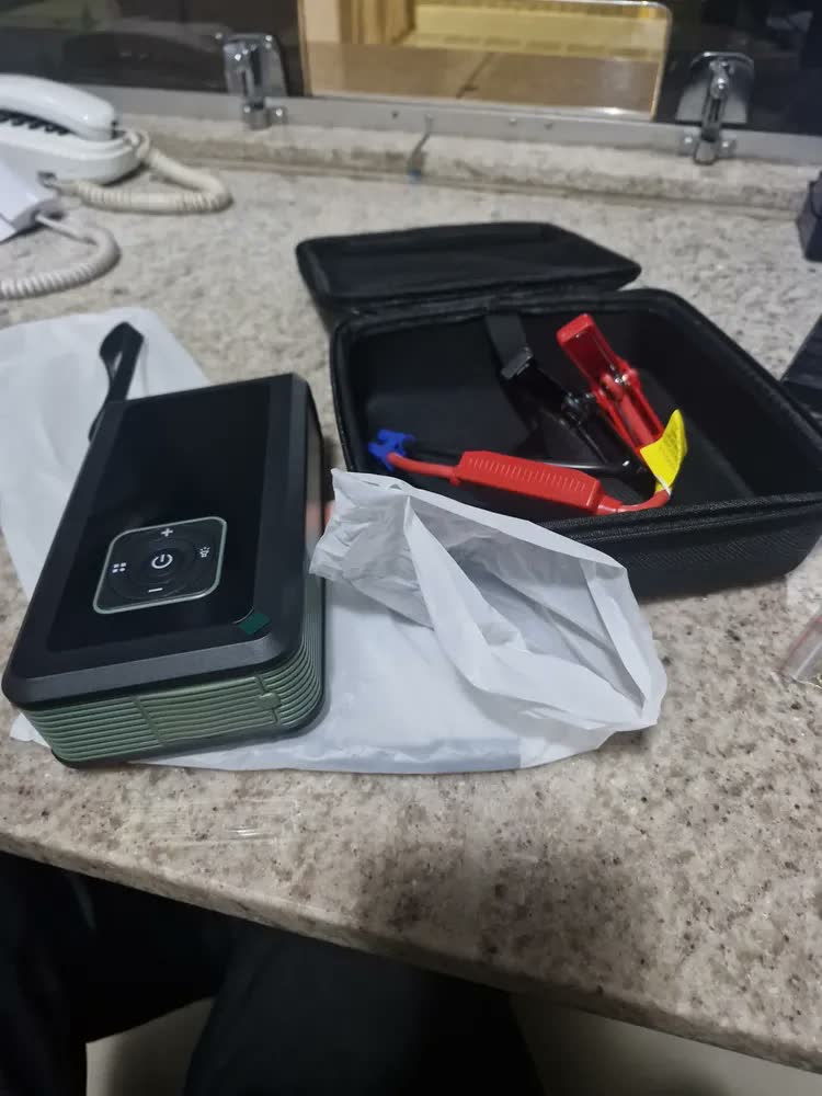 foto de Compressor de Ar Portátil ALUSP 150 PSI Bateria 15000mAh com Partida de Emergência
