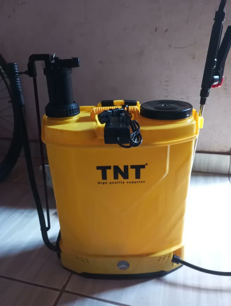 foto de Pulverizador 20l Costal Agrícola Bateria Elétrico E Manual Cor Amarelo