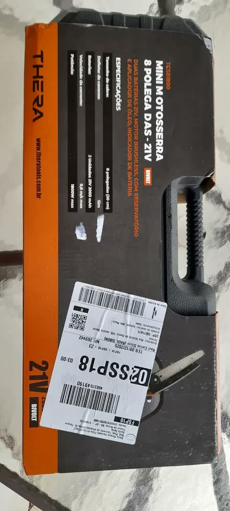 foto de Motosserra Elétrica Brushless Thera com 2 Baterias e Sabre de 8