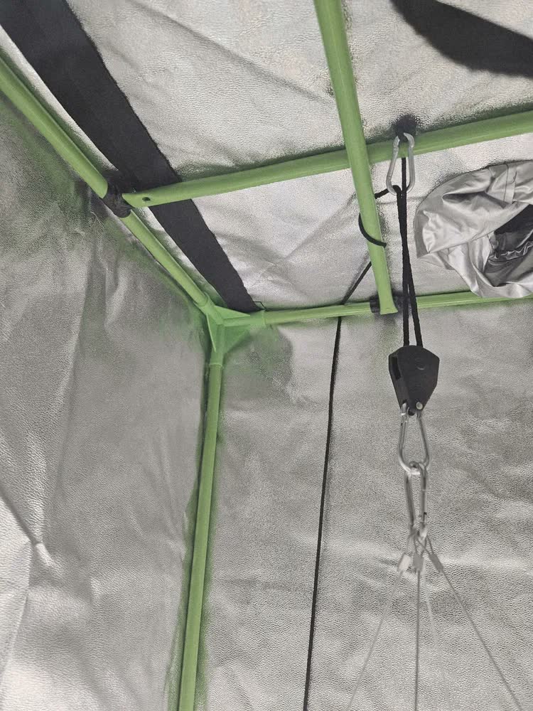 foto de Estufa Grow 60x60 Tenda Cultivo Indoor Com Tela Anti Praga Cor Preto