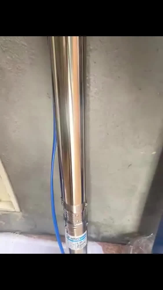 foto de Bomba Submersível Caneta Palito 2.5Polegadas 0.5cv 1/2Hp Poço Artesiano 65m 3000L/h Água Fazenda Sítio Chácara Rio Cisterna