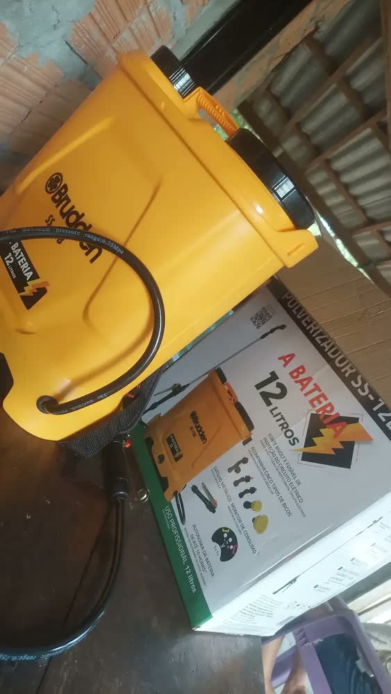 foto de Pulverizador Costal Elétrico Brudden SS-12B tanque 12 litros Bateria 5 Bicos