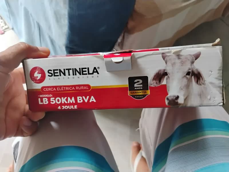foto de Eletrificador De Cerca Elétrica Rural 50km Luz E Bateria Bva Central Aparelho De Choque Bivolt Automático 127v/220v Com Entrada Para 12v