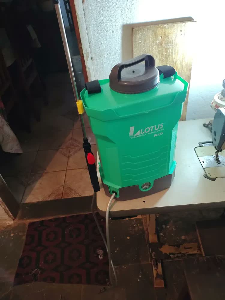 foto de Bomba De Veneno Pulverizador Eletrico 10 L Recarregavel Verde