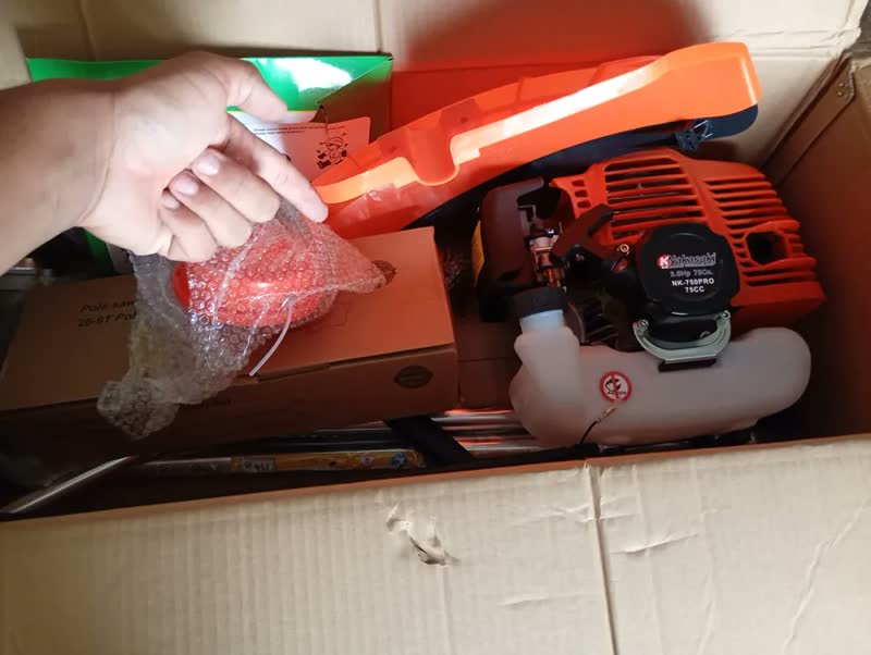 foto de Roçadeira Gasolina 75cc 3.6hp Knakasaki + Motopoda