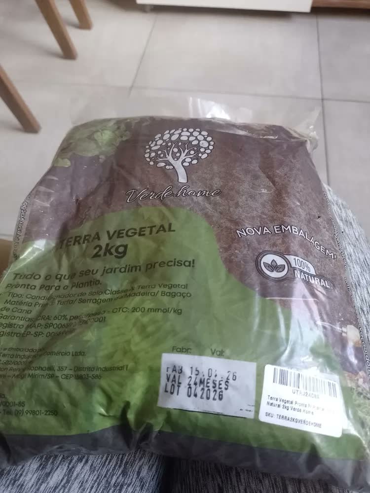 foto de Terra Vegetal 5kg Pronta Plantio Plantas Jardim Horta Vasos Natural Orgânica Fértil