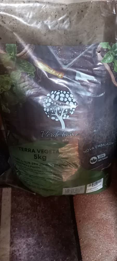 foto de Terra Vegetal 5kg Pronta Plantio Plantas Jardim Horta Vasos Natural Orgânica Fértil