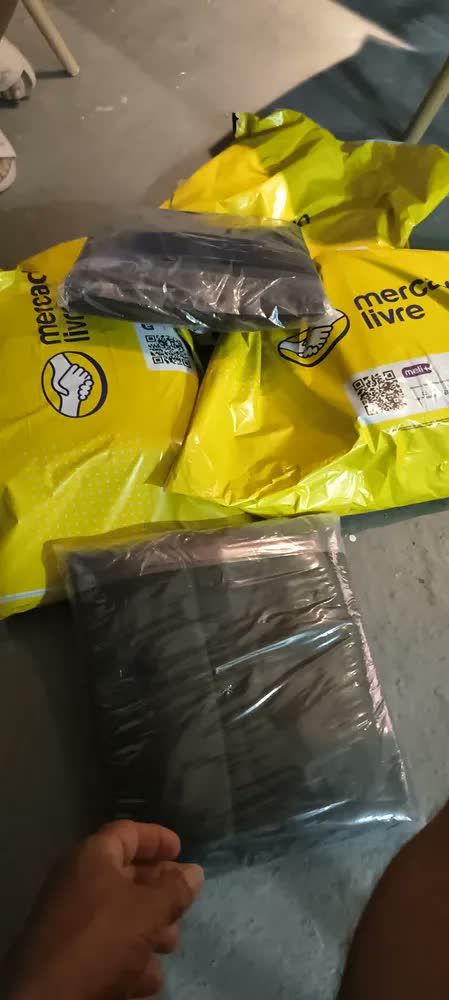 foto de Parede Verde Em Feltro Plantas Naturais 1m X1m 20 Bolsos Natural Preto