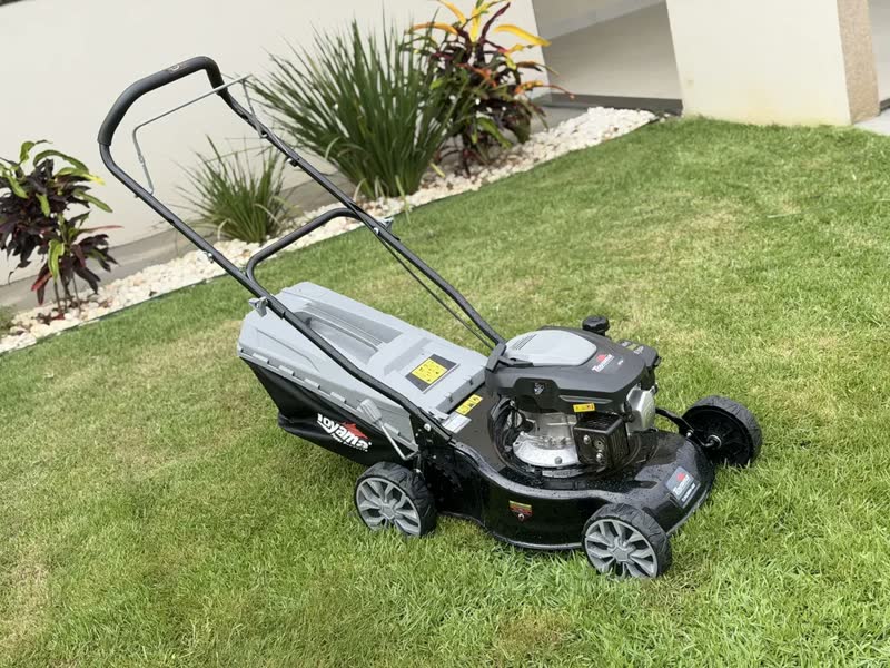 foto de Cortador Grama Toyama TLM420RM-40X Gasolina 4t 4hp Com Coletor 40l Preto