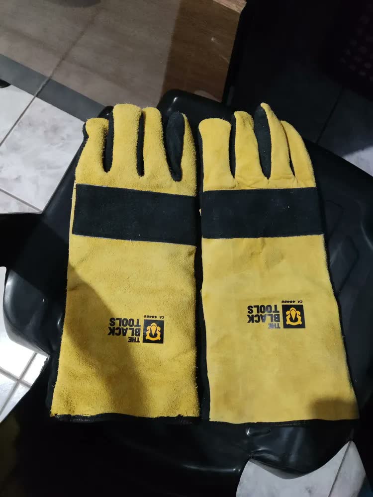 foto de Luva De Raspa Epi Solda Proteção Cano Longo The Black Tools