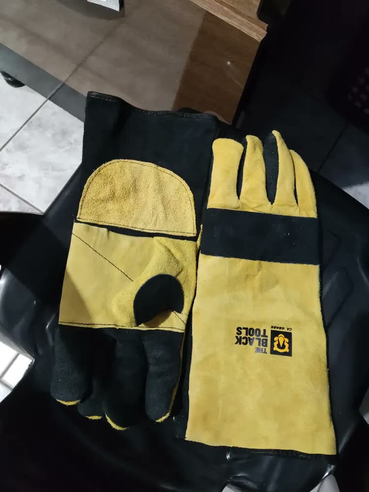 foto de Luva De Raspa Epi Solda Proteção Cano Longo The Black Tools