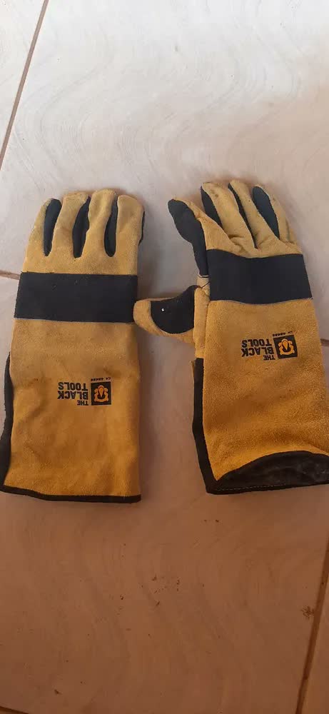 foto de Luva De Raspa Epi Solda Proteção Cano Longo The Black Tools