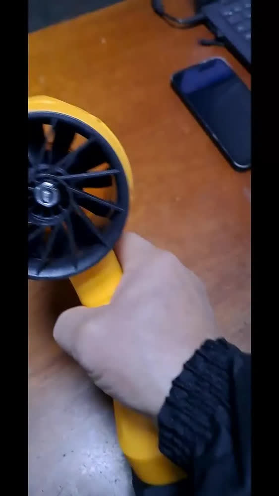 foto de Soprador De Folhas Elétrico Turbo 1.050W Portátil 88v Super Potente 5700 RPM Bateria Bivolt Sem Fio - Mestri