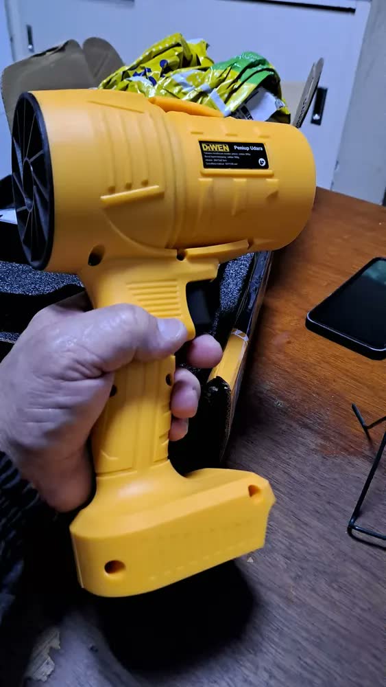 foto de Soprador De Folhas Elétrico Turbo 1.050W Portátil 88v Super Potente 5700 RPM Bateria Bivolt Sem Fio - Mestri