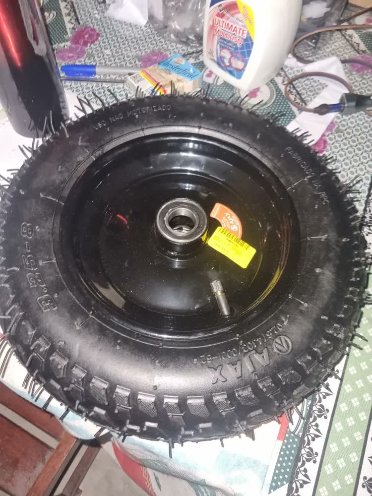 foto de Roda Carrinho Mão Carga Carriola Rolamento Eixo Aro 3,25x8 Preto