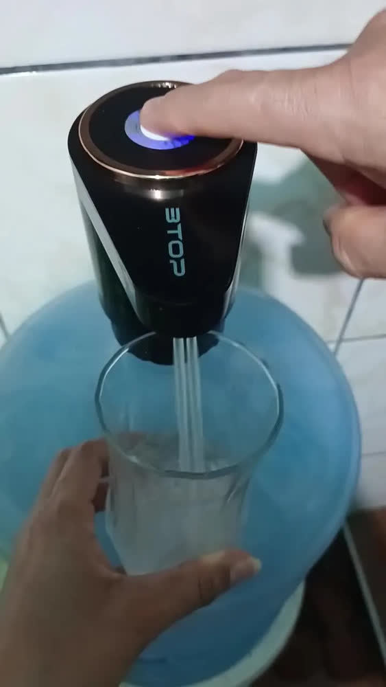 foto de Bomba Agua Elétrica Usb Recarregável Para Galao Dispenser Automatico Touch Portatil Agua Mineral Garrafao Sem Fio Cozinha Empresa Camping Viagem Rapido Silencioso