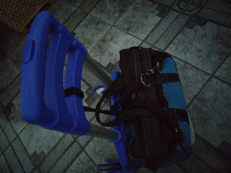 foto de Carrinho De Mão em Alumínio Suporta até 80kg Preto Chalesco