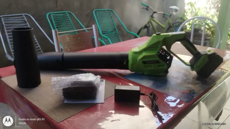 foto de Soprador de Folhas Truerza Sem Fio 21V Com 2 Baterias e Carregador, 530 CFM, Rotação de 180°