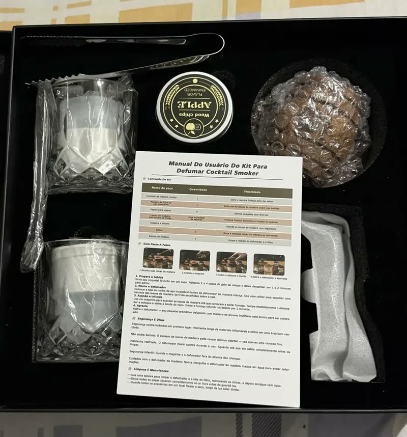 foto de Kit Defumador Whisky Coquetel Com Maçarico E Copos De Whisky - Lascas De Madeira Sabores Maçã, Pêssego, Cereja, Noz, Carvalho E Pera - Esferas De Gelo - Edição Premium Profissional, Ideal Para Present