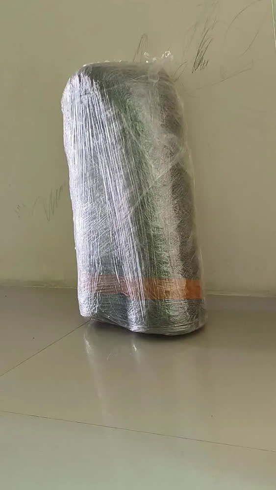 foto de Tela Galinheiro Galvanizada 1,50x50m Fio23 Malha 2 Pol Jst Cinza