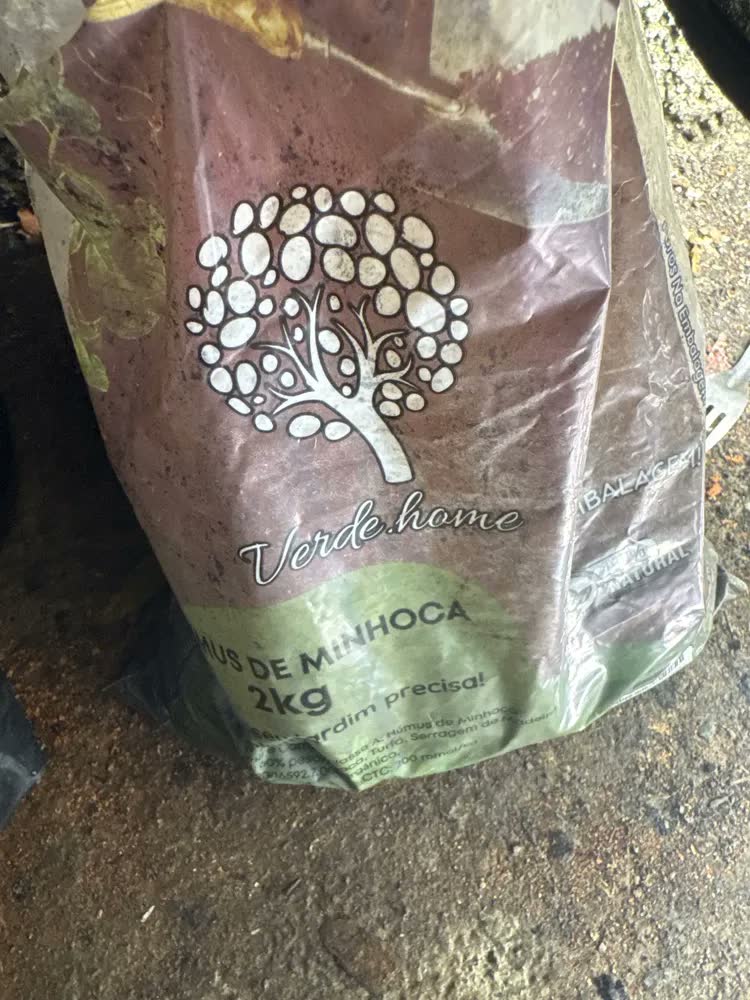 foto de Húmus De Minhoca Adubo Fertilizante Orgânico 2kg