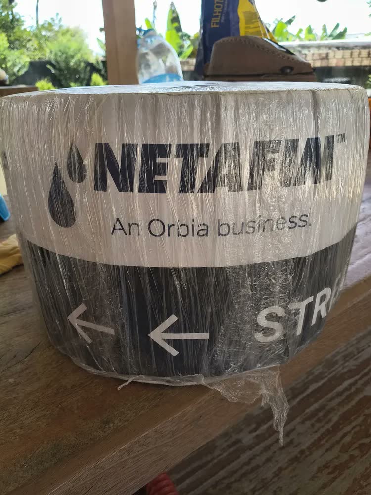 foto de Mangueira Para Gotejamento Streamline-x Netafim 1.000 Mts Cor Espaçamento 30x30cm